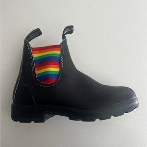 Blundstone Kids Black Boots with Rainbow Accent